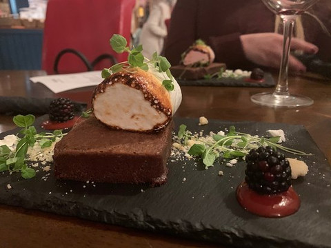 The Golden Boar主图