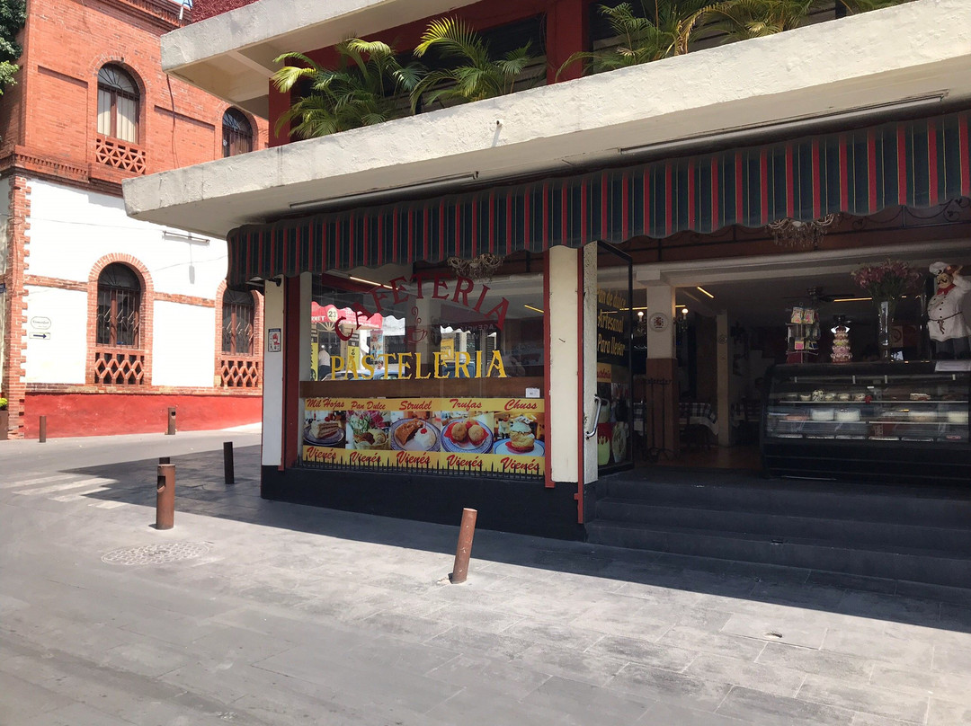 Restaurante y Pasteleria El Vienes