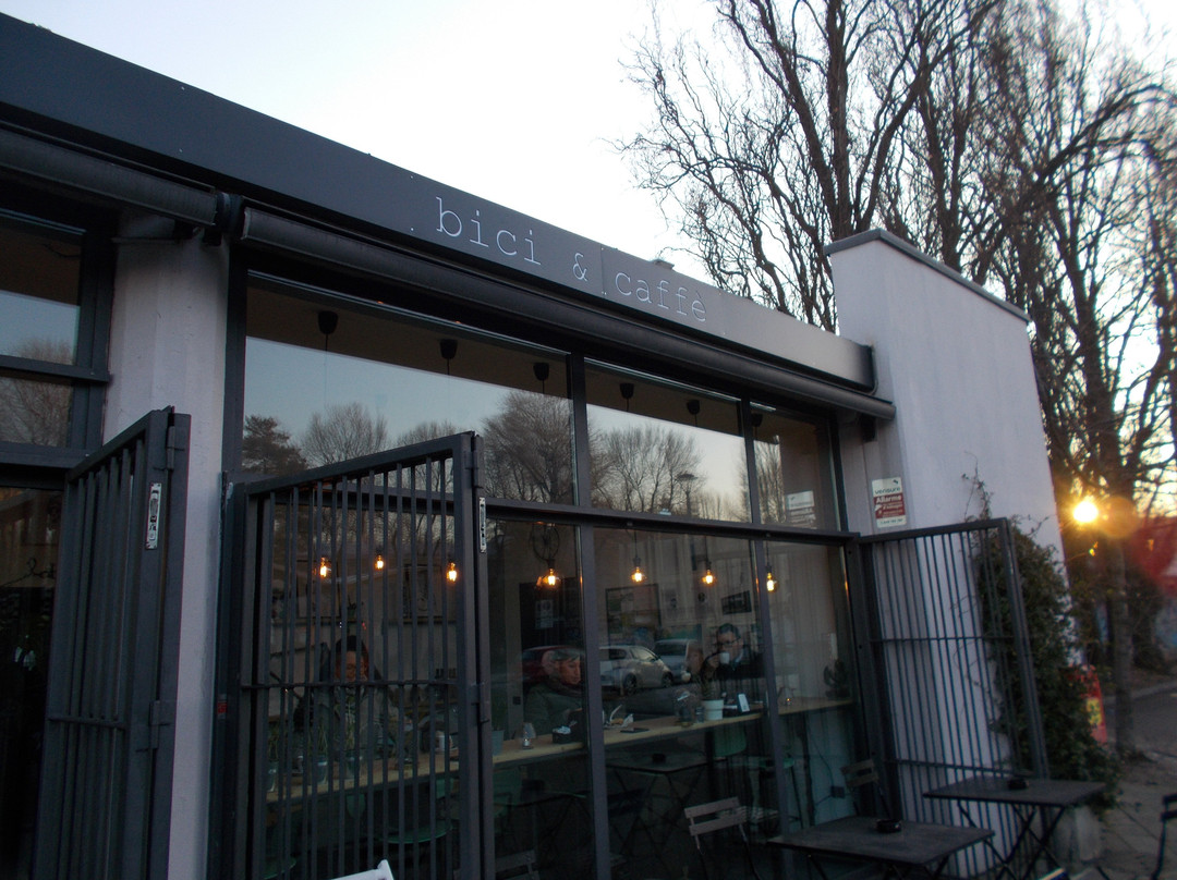 L'officina bici & caffè