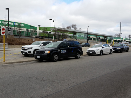 Blue & White Taxi-米西索加必去景点