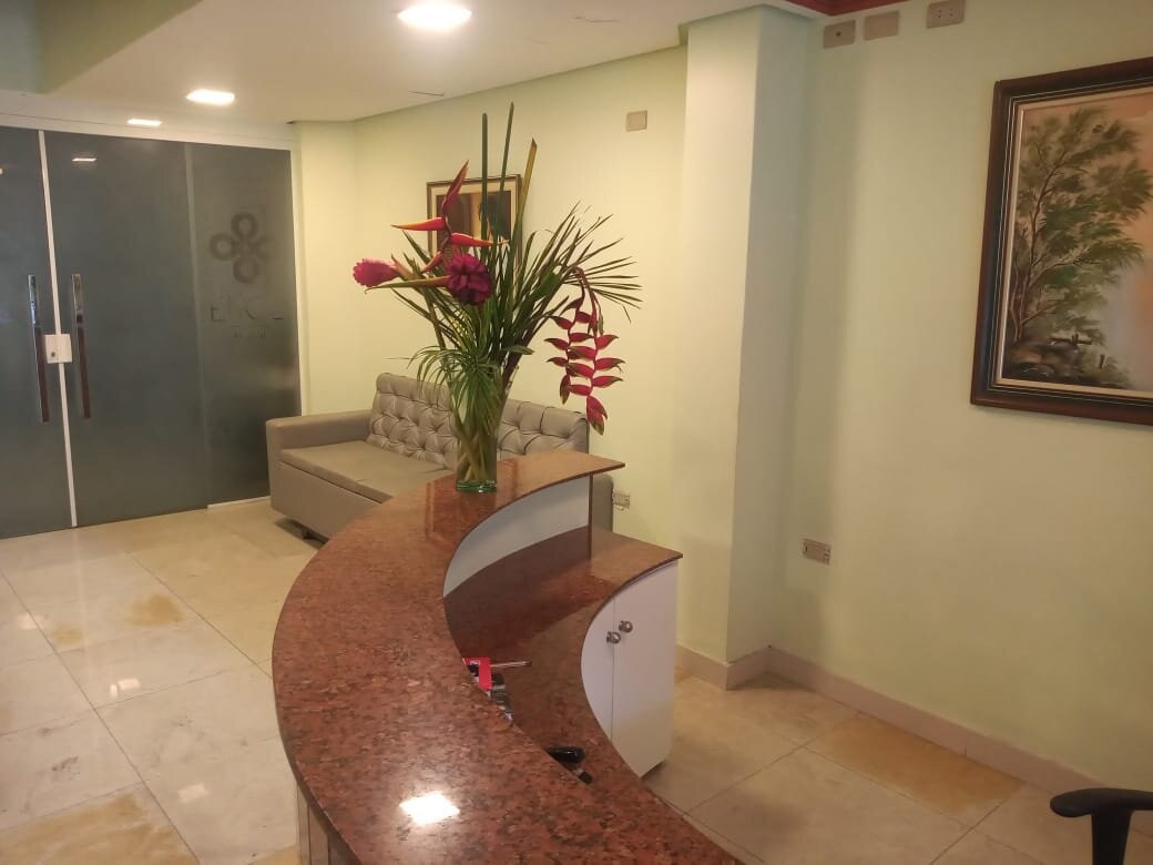 Ellos Hotel