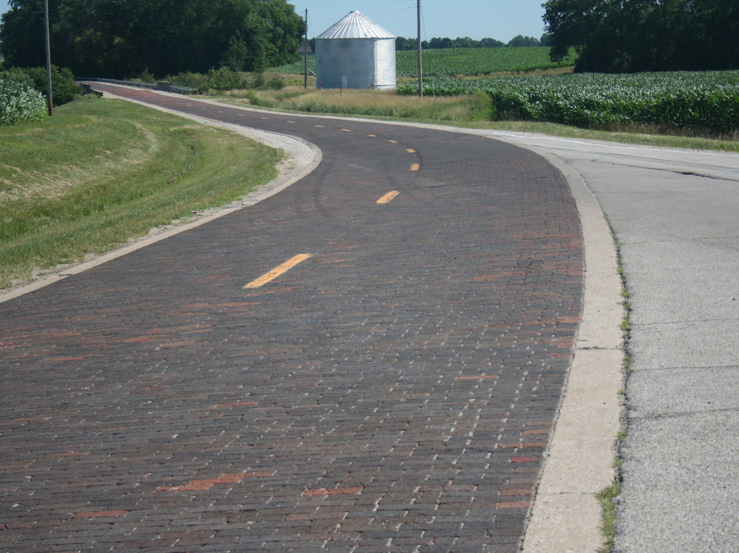 Historic Brick Road (route 66)景点图片