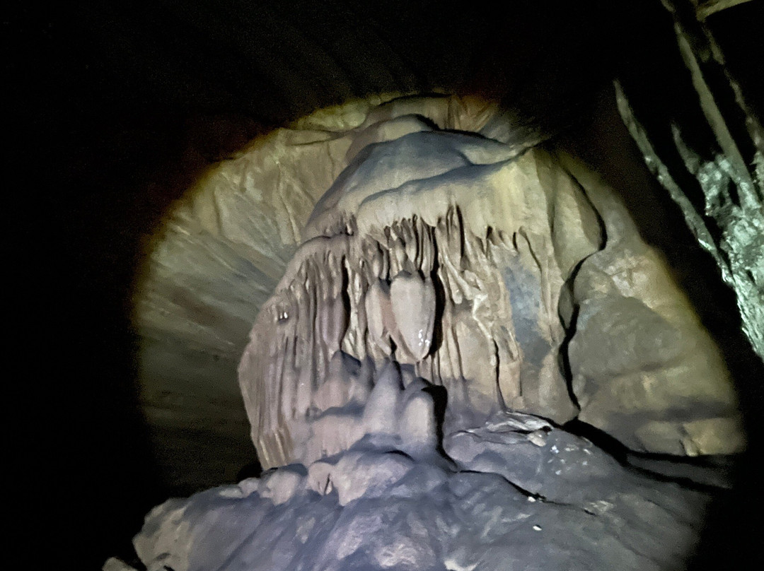 Black-coffey Cavern景点图片