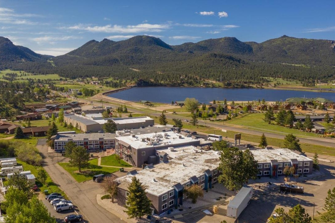 探险旅馆埃斯蒂斯公园主图