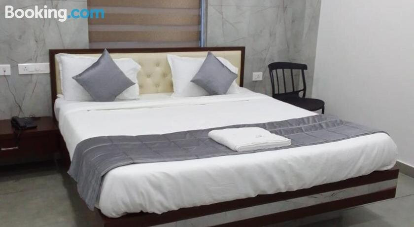 Hotel Sushmitha Inn