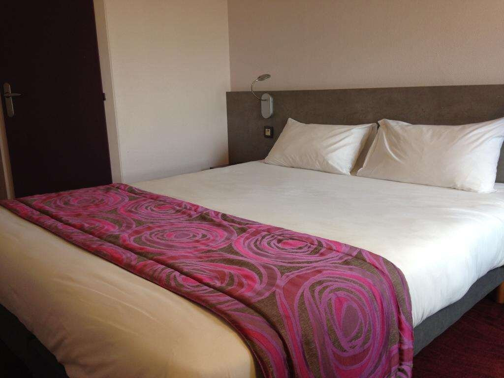 Brit Hotel Les Evens主图