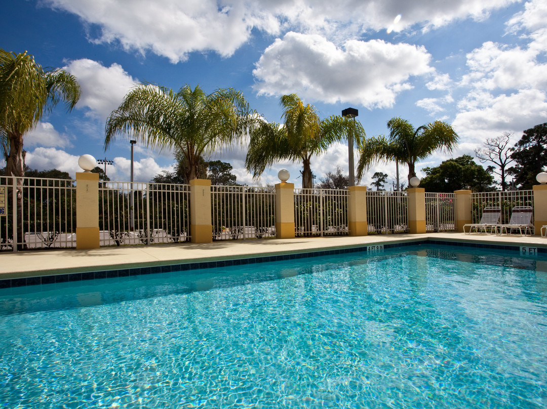 Holiday Inn Express Stuart By IHG主图