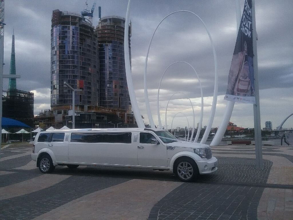 Bling Limousines景点图片