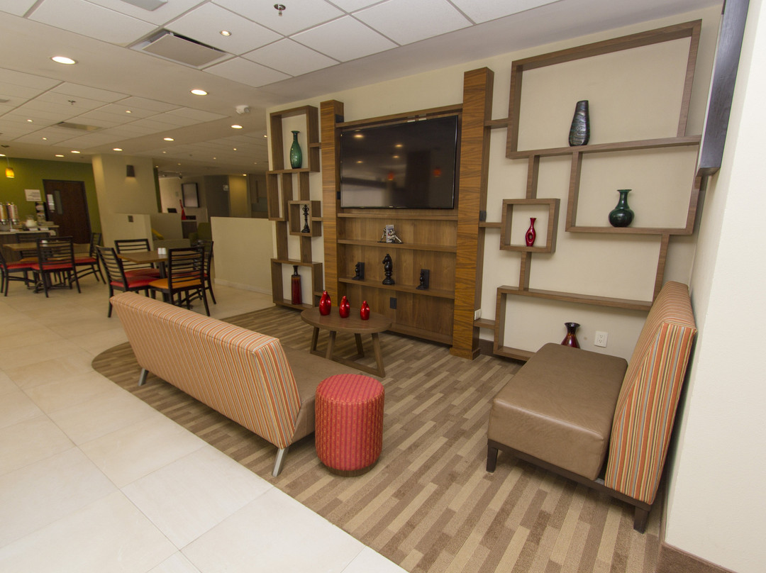 Holiday Inn Express Guadalajara Aeropuerto by IHG主图