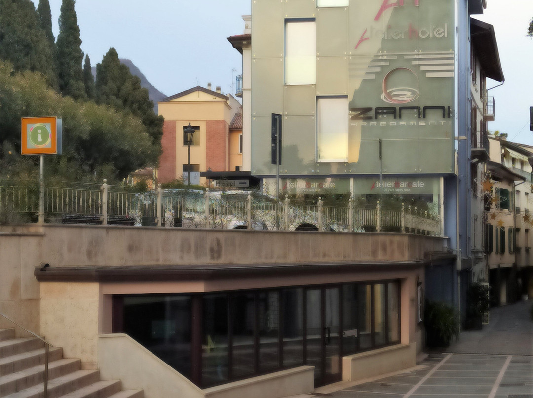 IAT Gardone Riviera景点图片