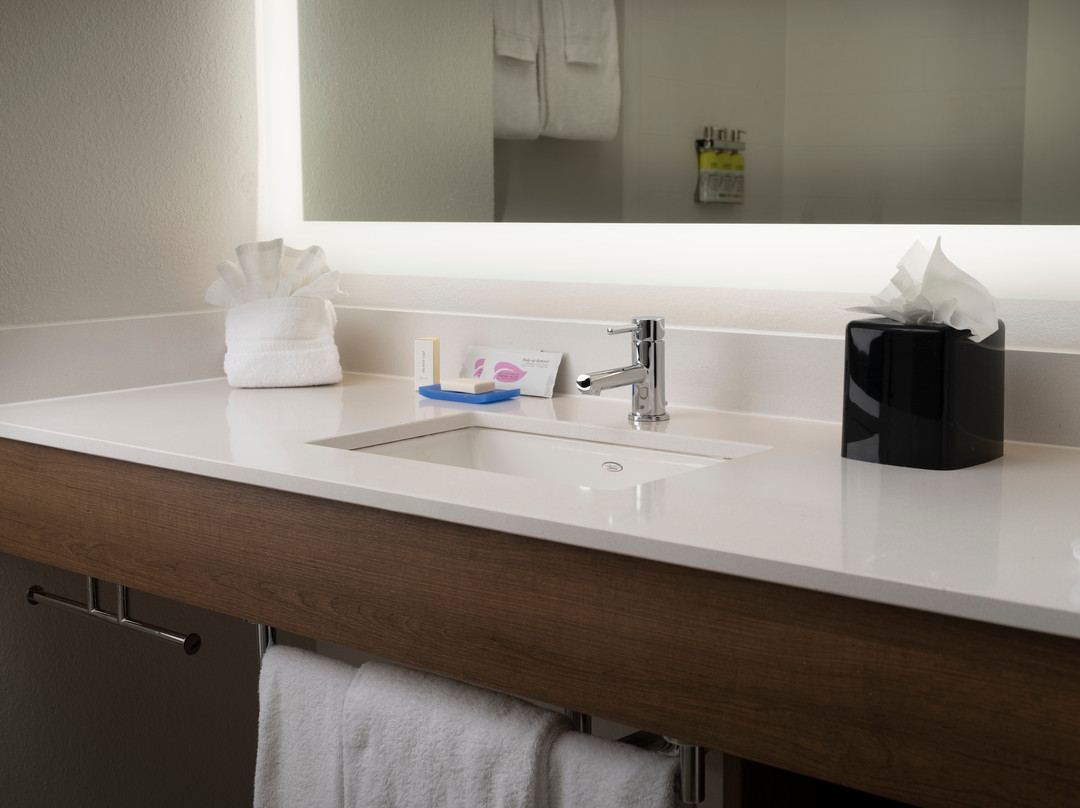 Holiday Inn Express & Suites Olive Branch by IHG主图