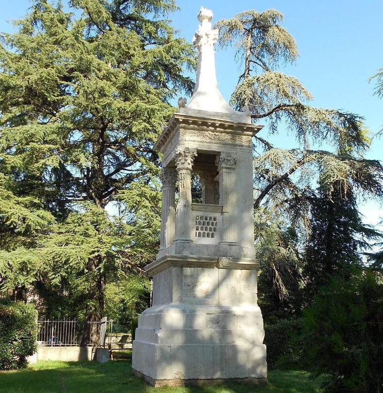 Mausoleo di Obulacco景点图片