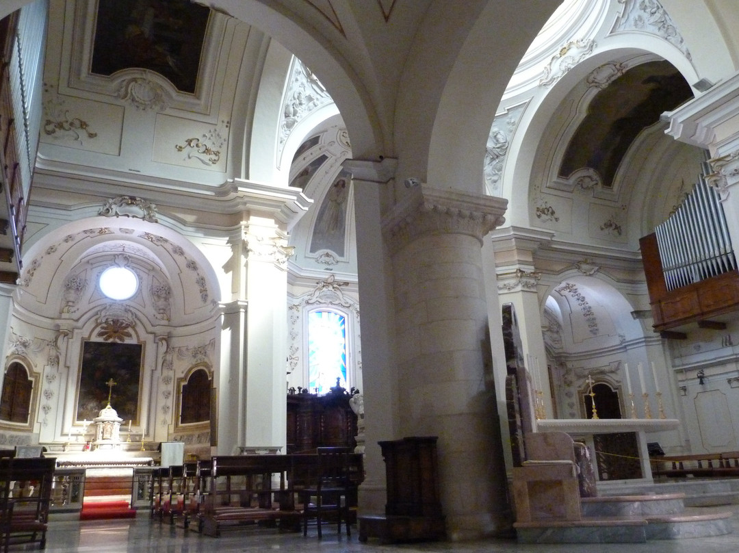 Cattedrale di San Panfilo-苏尔莫纳必去景点