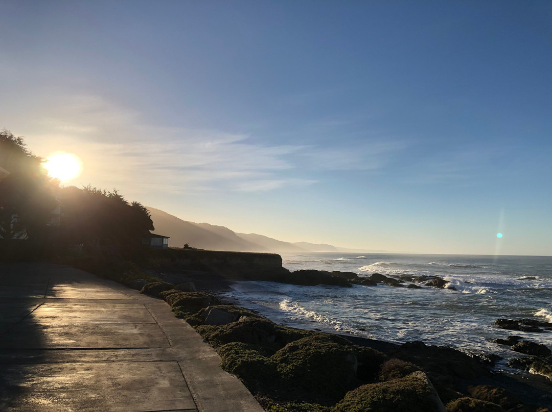 The Tides Inn of Shelter Cove主图