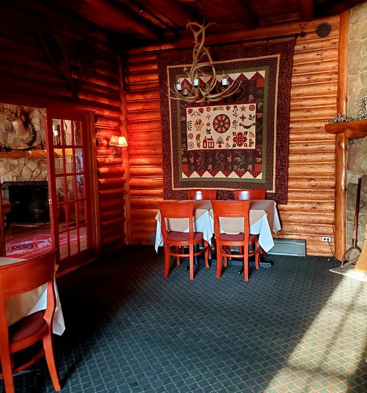 Loon Lodge Inn & Restaurant主图