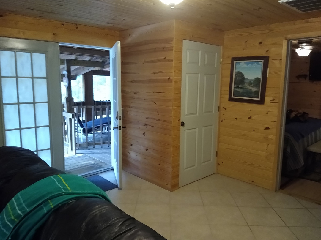 Knotty And Nice Cabins, Inc.主图