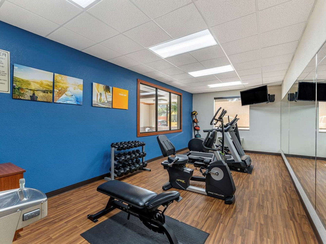 Comfort Inn & Suites主图