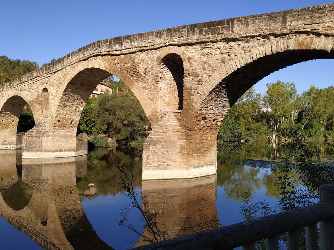 Puente Romanico-Puente la Reina必去景点