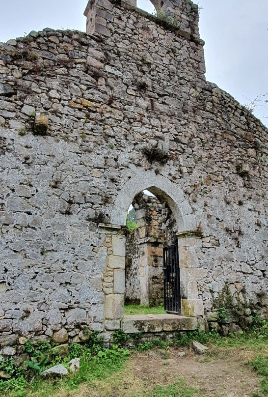 Iglesia de Santa Maria de Tina景点图片