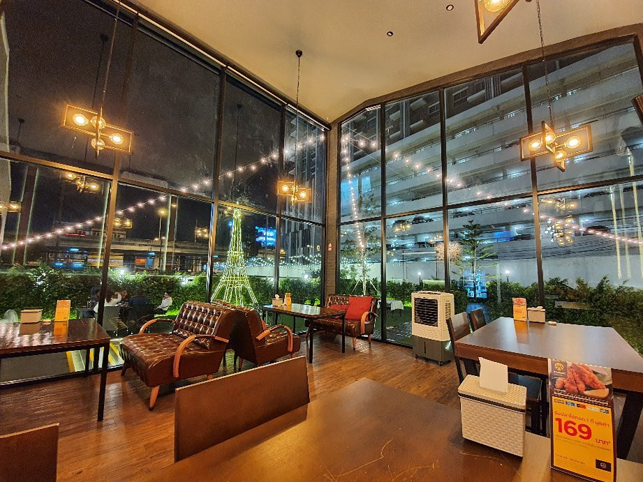 Peek A Boo Cafe&Friend