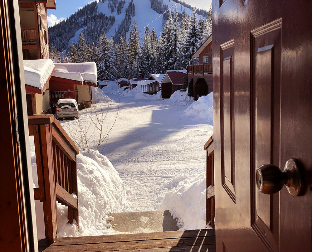 Red Mountain Village主图