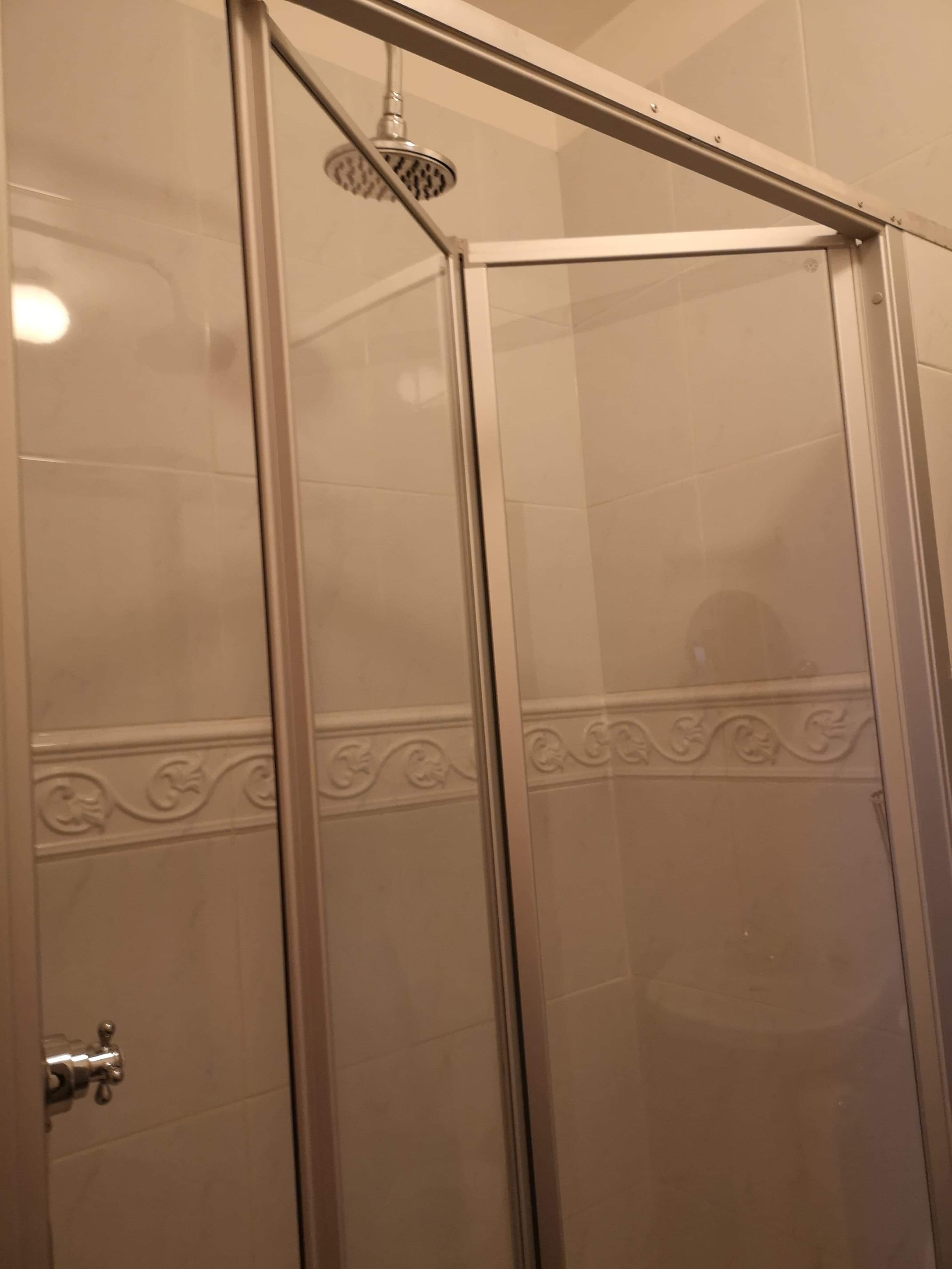 Roscrea Bed and Breakfast-浴室