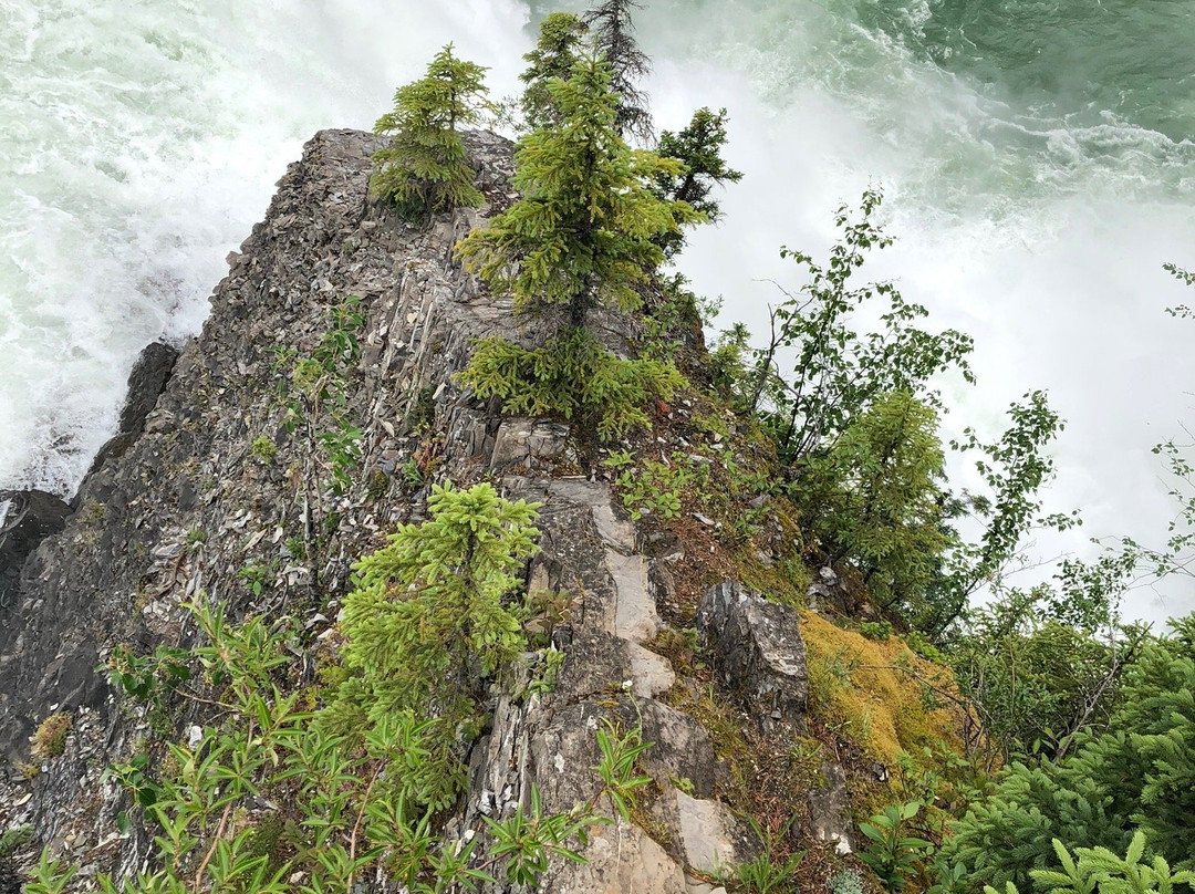 Kinuseo Falls-Tumbler Ridge必去景点