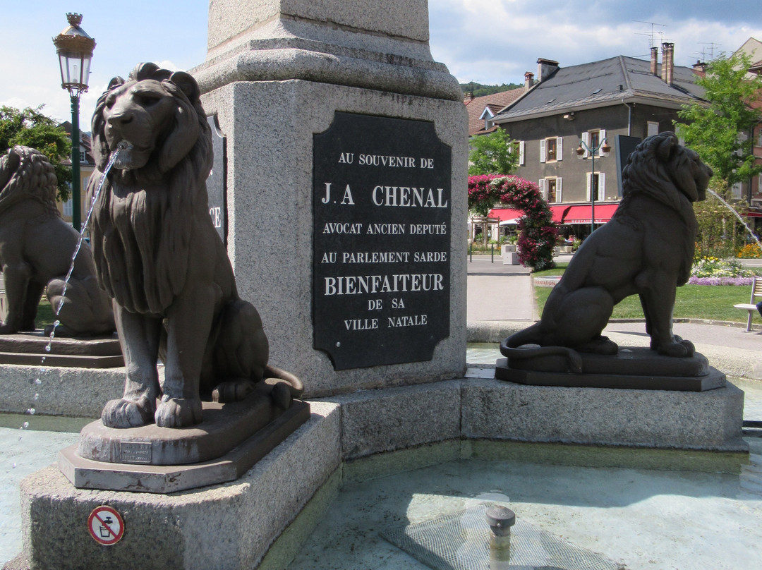 Monument du Centenaire de la Revolution-萨朗什必去景点
