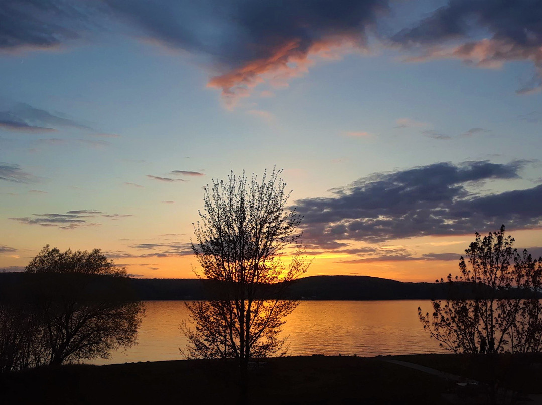 Beach Inn Motel On Munising Bay主图