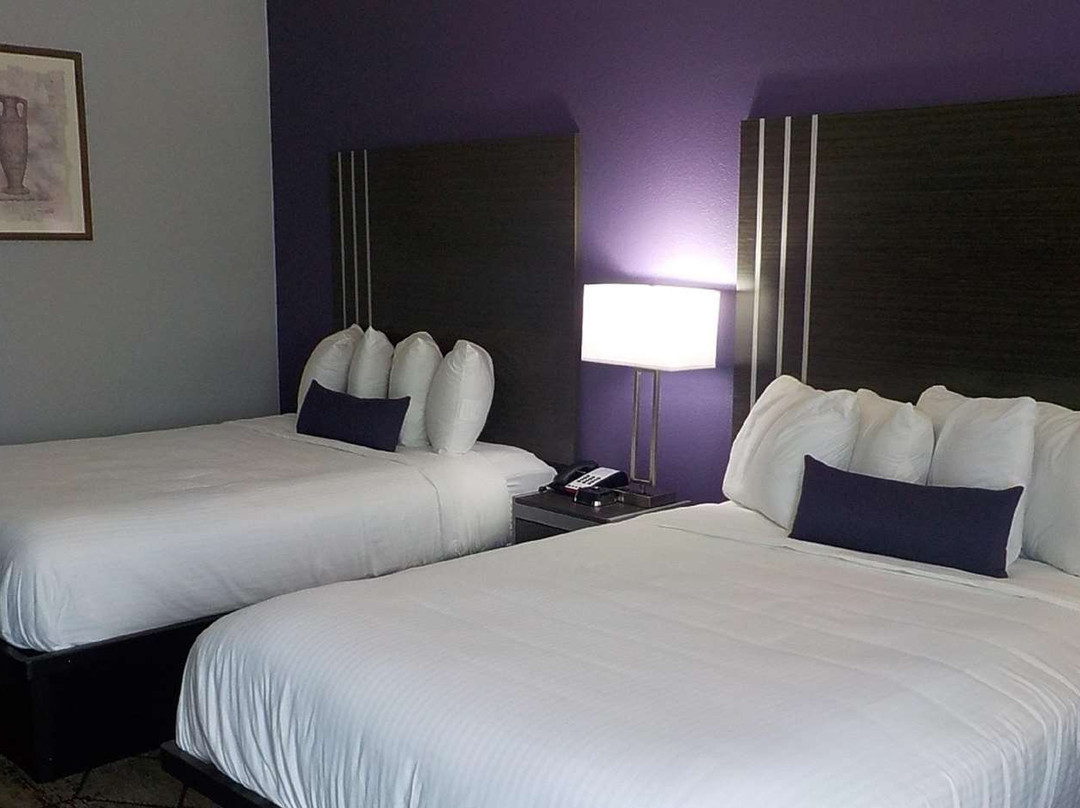 贝斯特韦斯特SureStay Plus华纳罗宾斯空军基地酒店主图