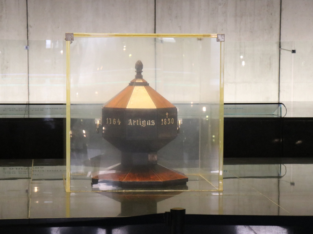 Artigas Mausoleum-蒙得维的亚必去景点