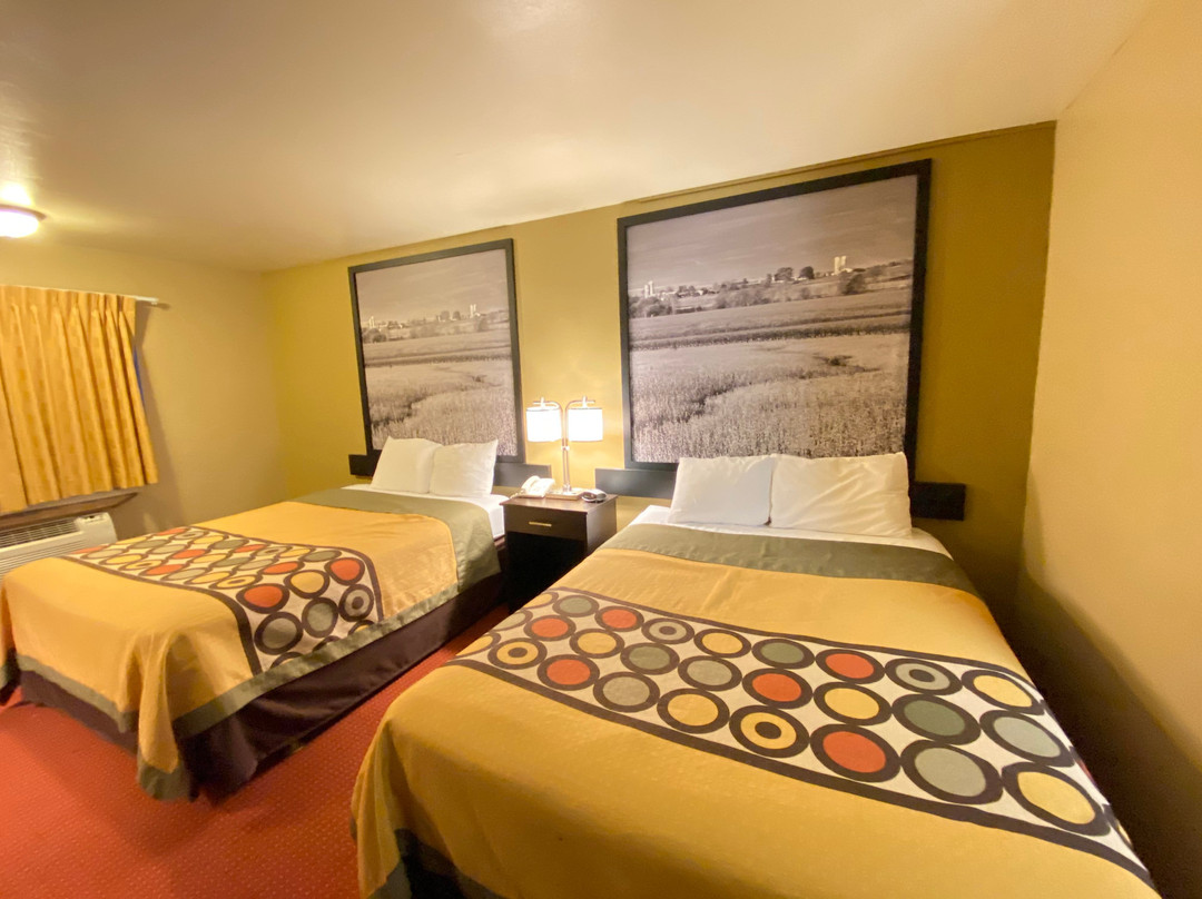 Super 8 by Wyndham Eau Claire WI主图