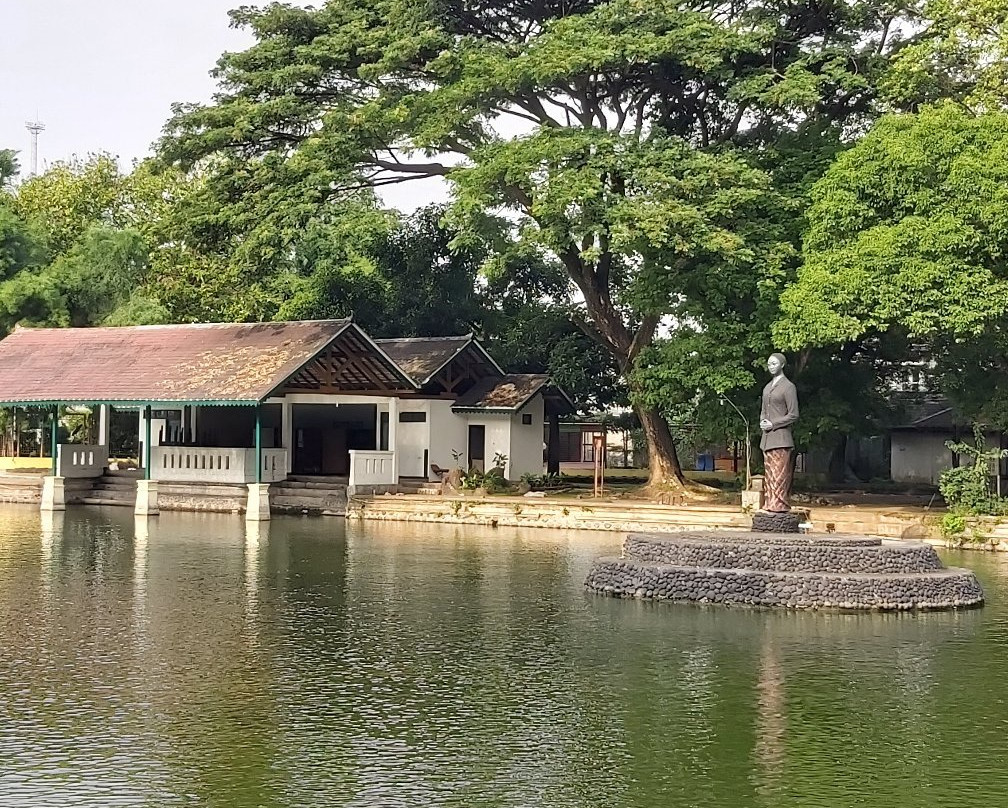 Balekambang Park景点图片