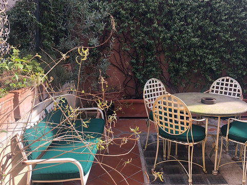 布拉曼特酒店主图