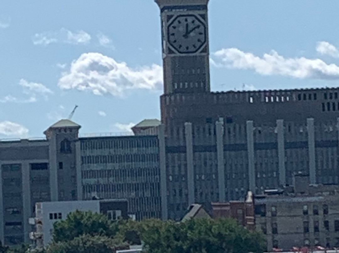 Clock Shadow Creamery景点图片