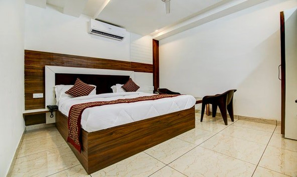 Hotel Whispering Oaks主图