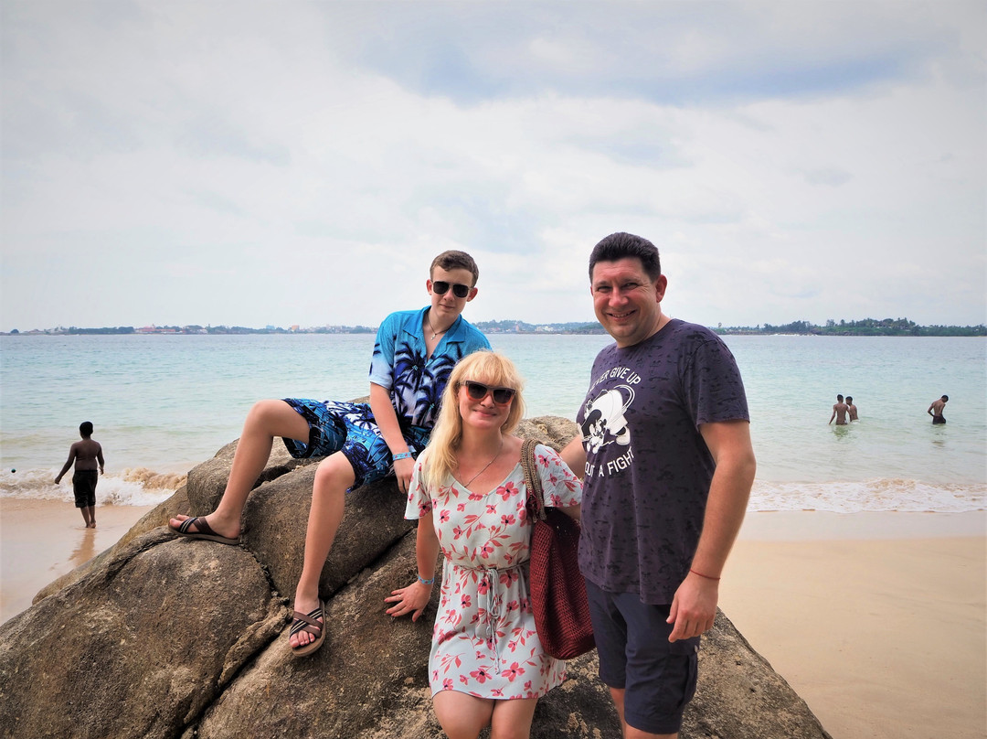 NiroshSaru Travels-希克杜沃必去景点