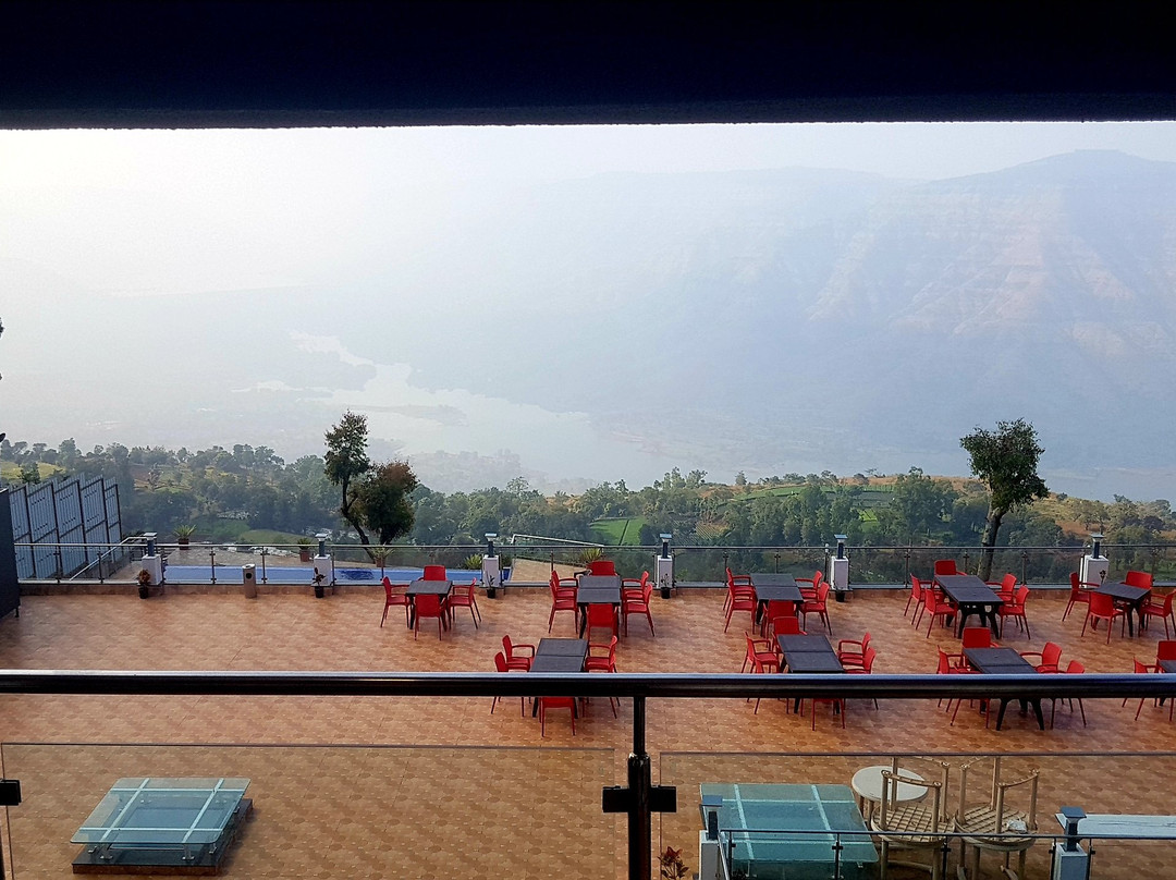 Cloud Mist Resort and Spa主图