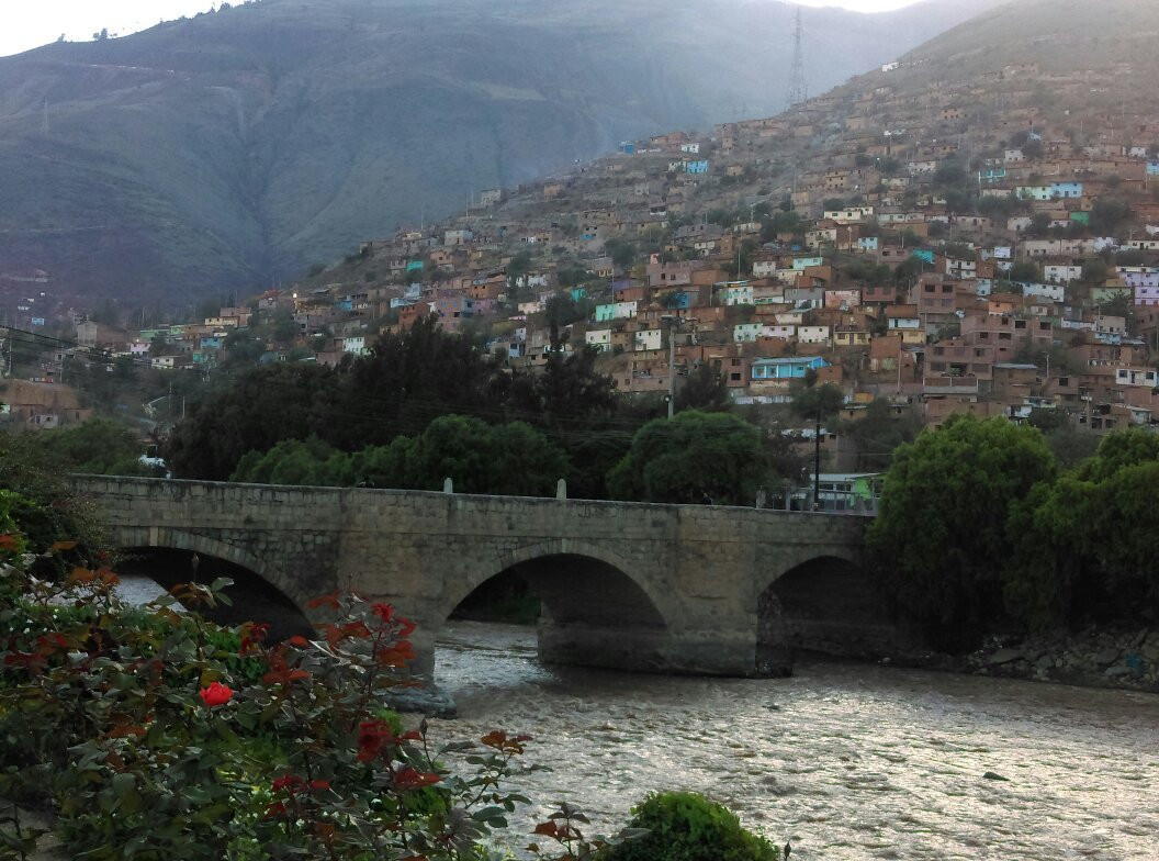 Puente Calicanto景点图片