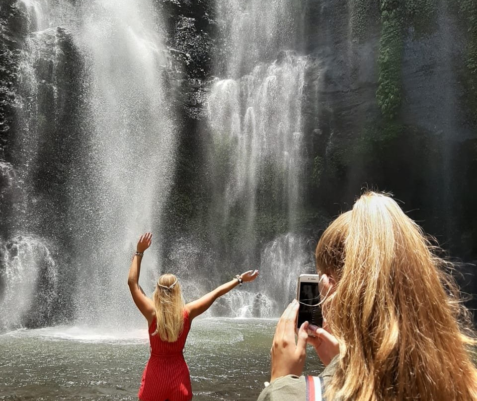 Lemukih Waterfall景点图片