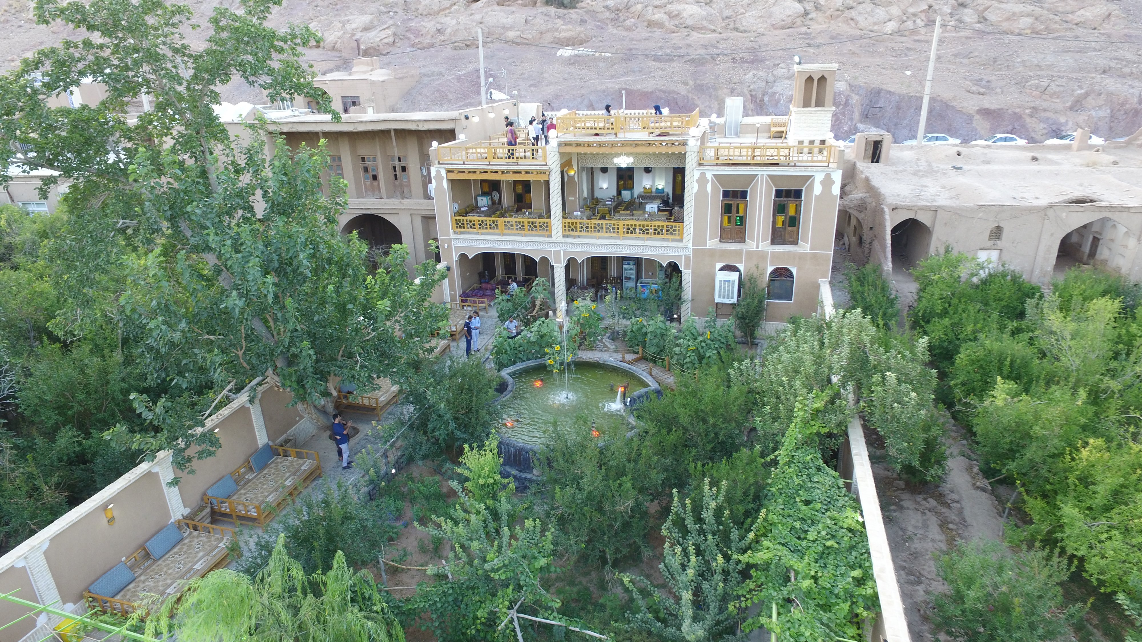 Bagh e Do Sarv-官方