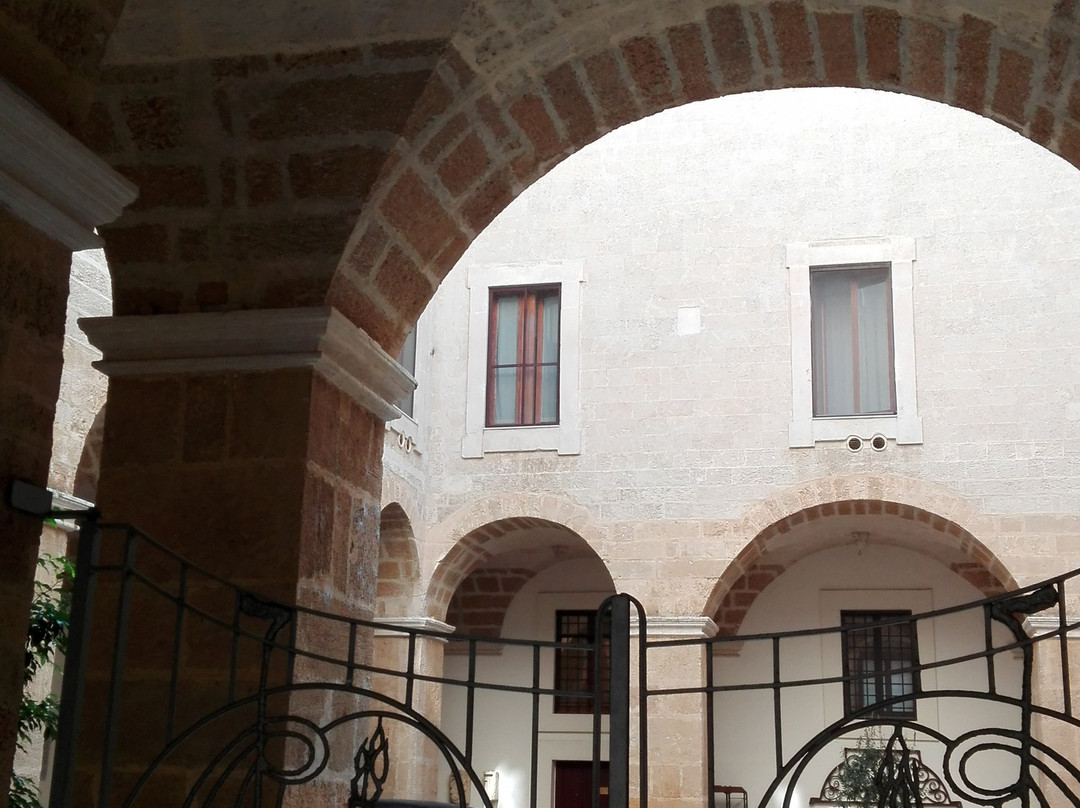 Castello o Palazzo Arcivescovile dell'Arcidiocesi di Brindisi景点图片
