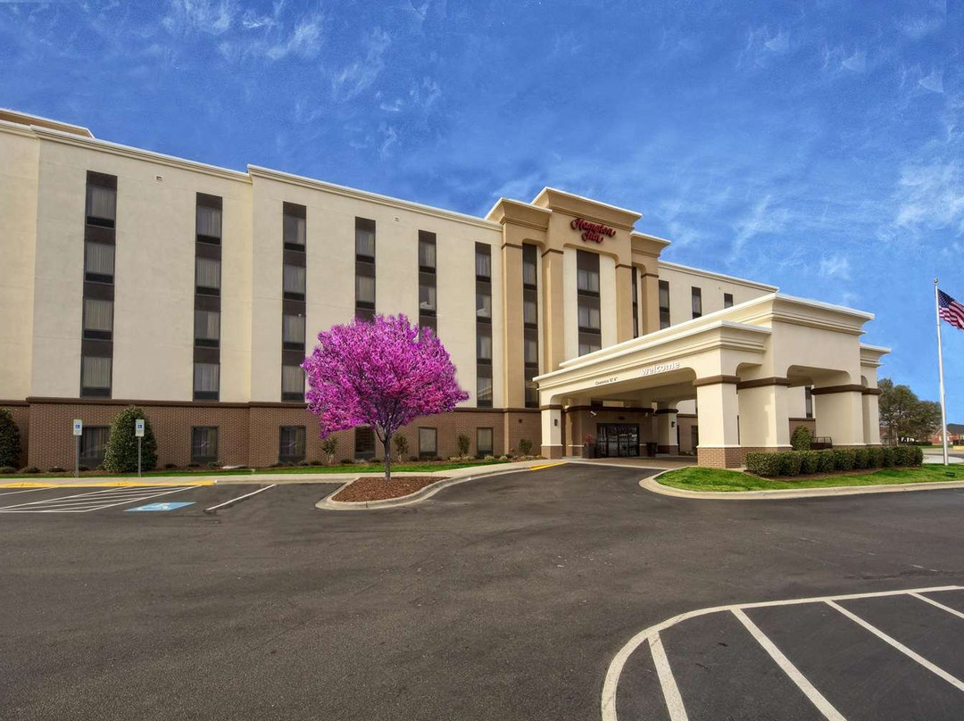 唐恩希尔顿恒庭酒店主图