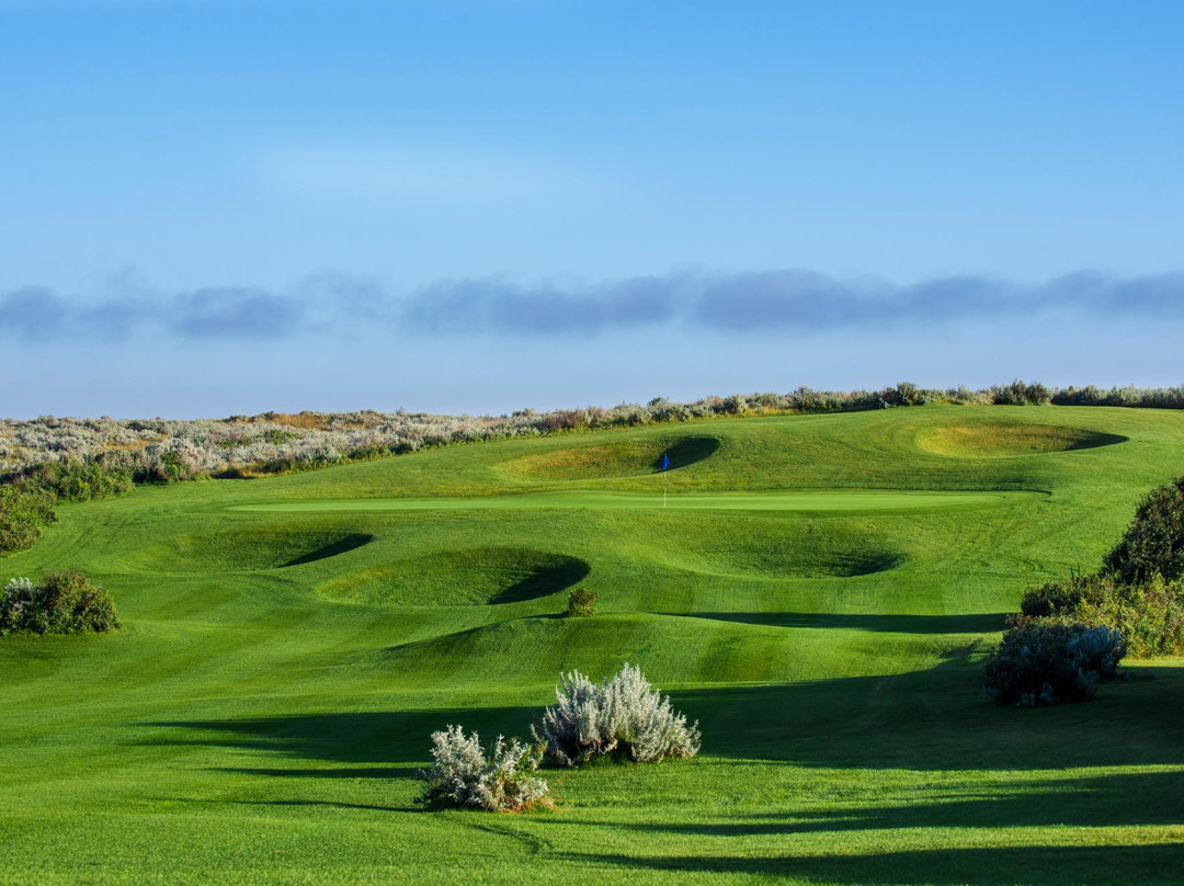 Lake Diefenbaker Tourism-Outlook必去景点