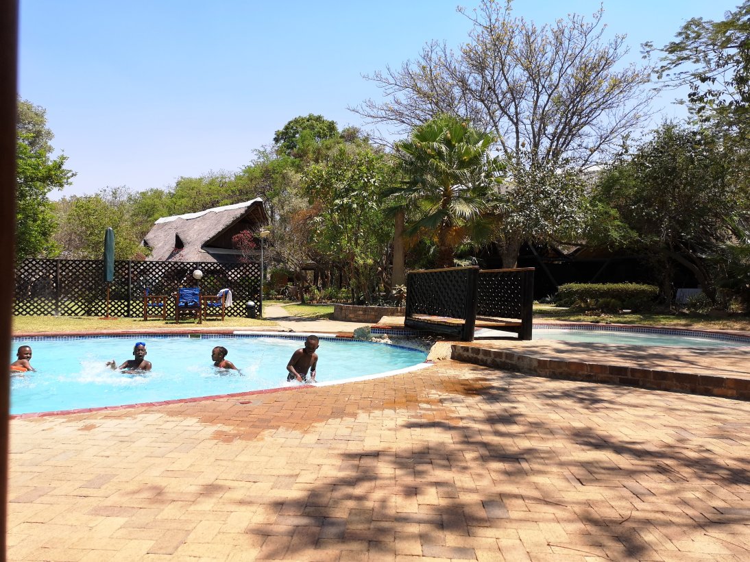 Protea Hotel Lusaka Safari Lodge-泳池