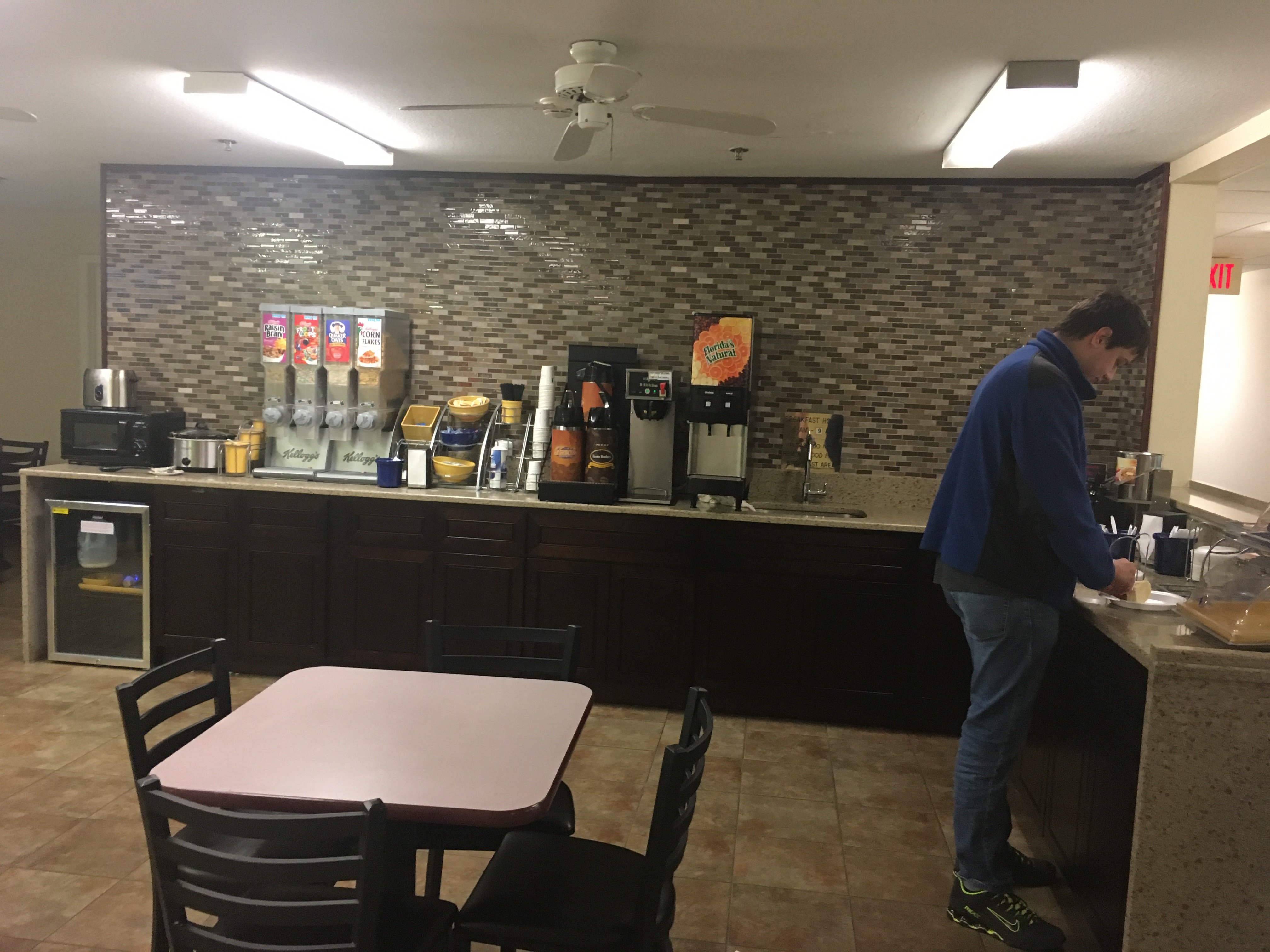 Days Inn by Wyndham Mount Vernon-餐饮