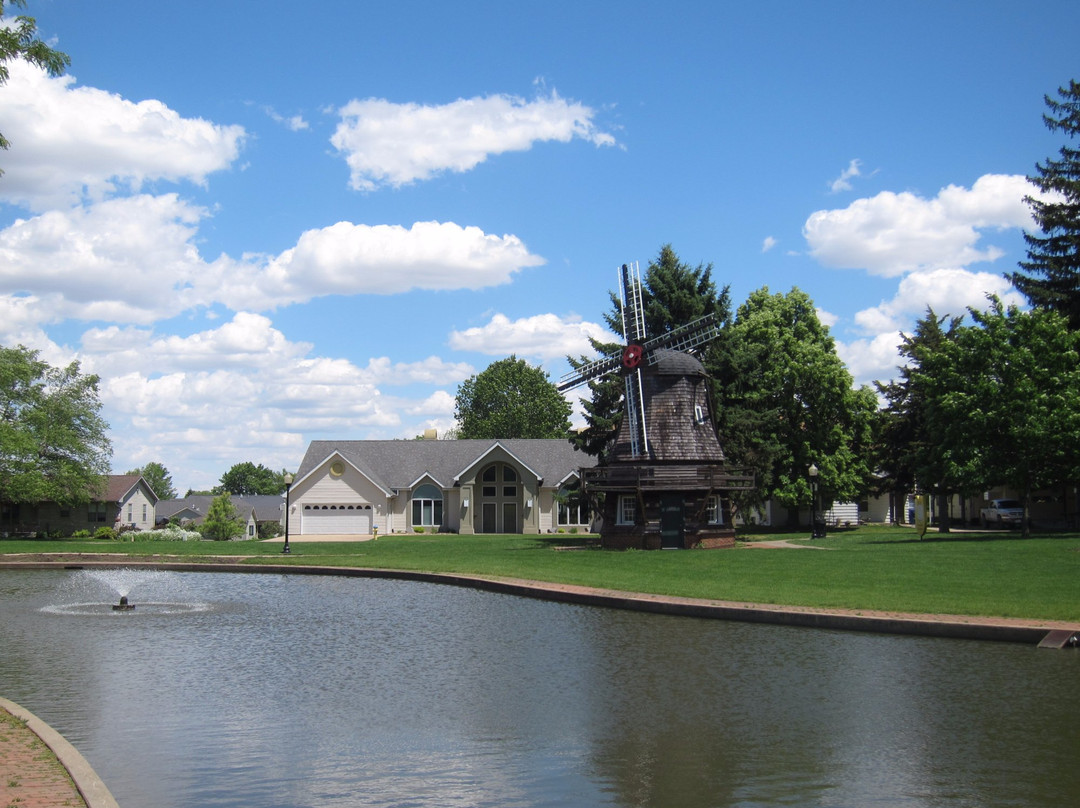 Pella旅游景点-Sunken garden park
