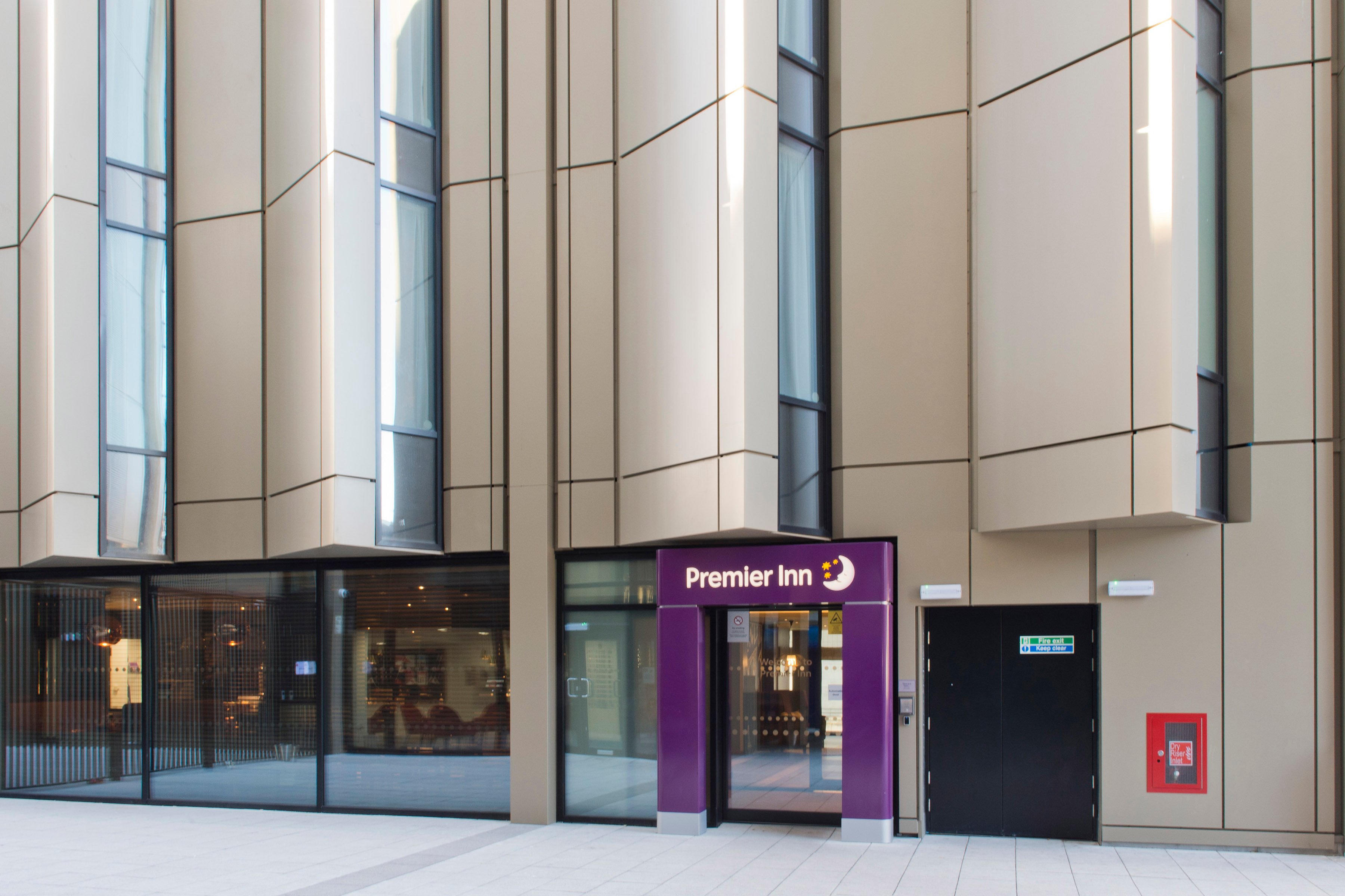 Premier Inn Liverpool City Centre (Lime Street) Hotel-官方