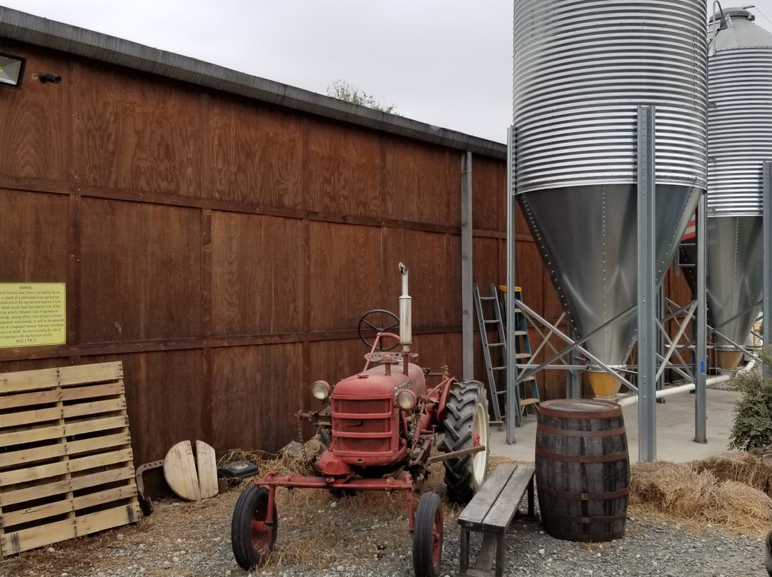 Mystic Distillery and Farm-达勒姆必去景点