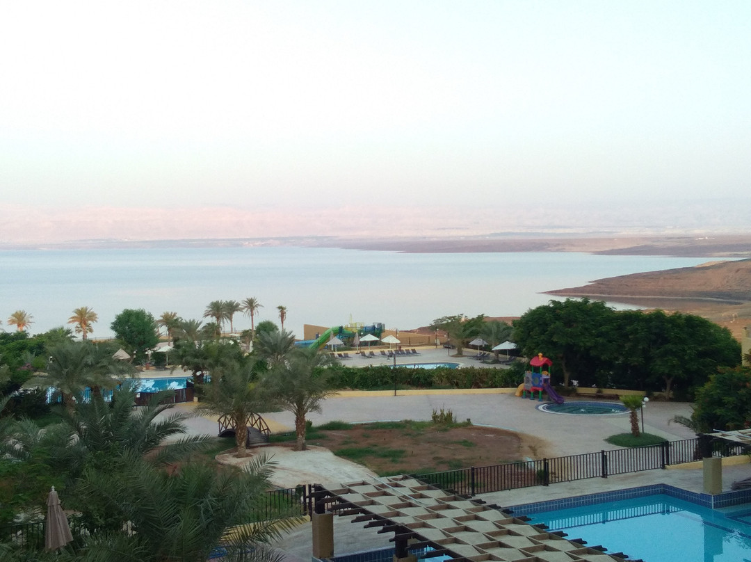 大东方水疗度假村酒店主图